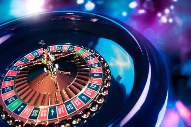 kuda hoki platform interface showing live dealer tables, sportsbook, slots, and esports markets